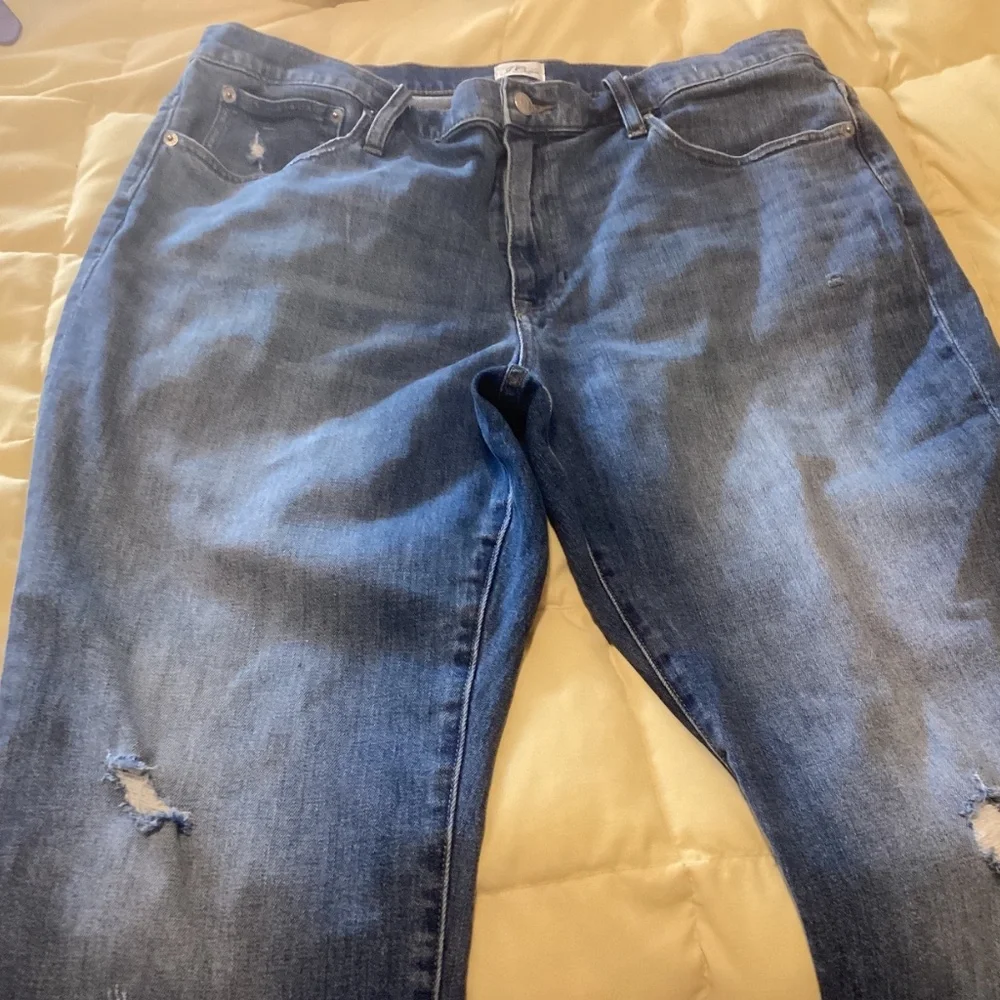 J crew broken in comfy BF jeans sz 33